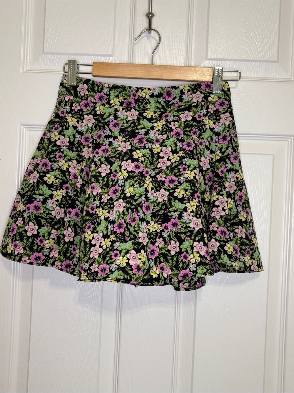Zara Black Floral Skort with Pink & Green Blooms Size XS